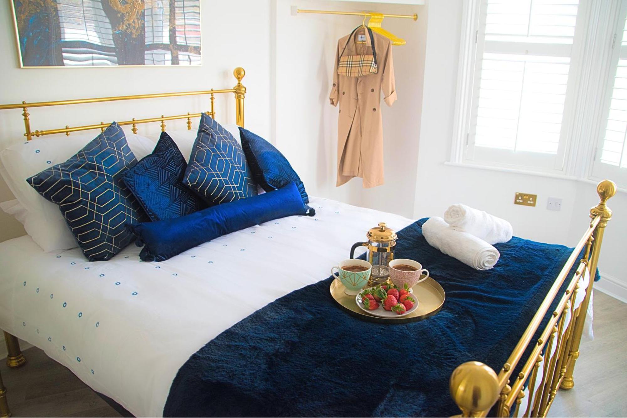 Modern Town Centre Flat - Free Shared Parking, King Size Bed, 5 Minutes Walk To Beach Bournemouth Buitenkant foto