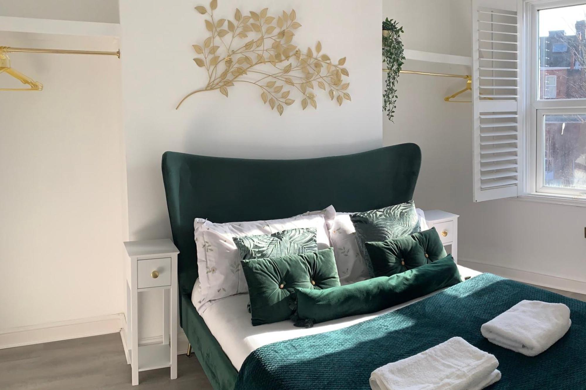 Modern Town Centre Flat - Free Shared Parking, King Size Bed, 5 Minutes Walk To Beach Bournemouth Buitenkant foto